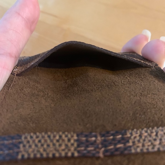 Louis Vuitton Cufflink Case - Picture 6 of 13